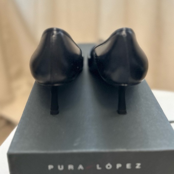 Pura Lopez Kitten Heel Pumps - Picture 4 of 7